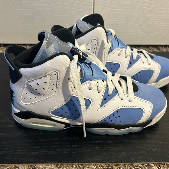 Jordan 6 Retro University Blue - Picture 1 of 8